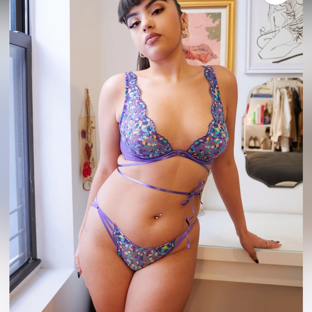 Savage X Fenty Steamy Floral Purple Royale Romance in Bloom Unlined Lace Bra Set - Picture 3 of 15